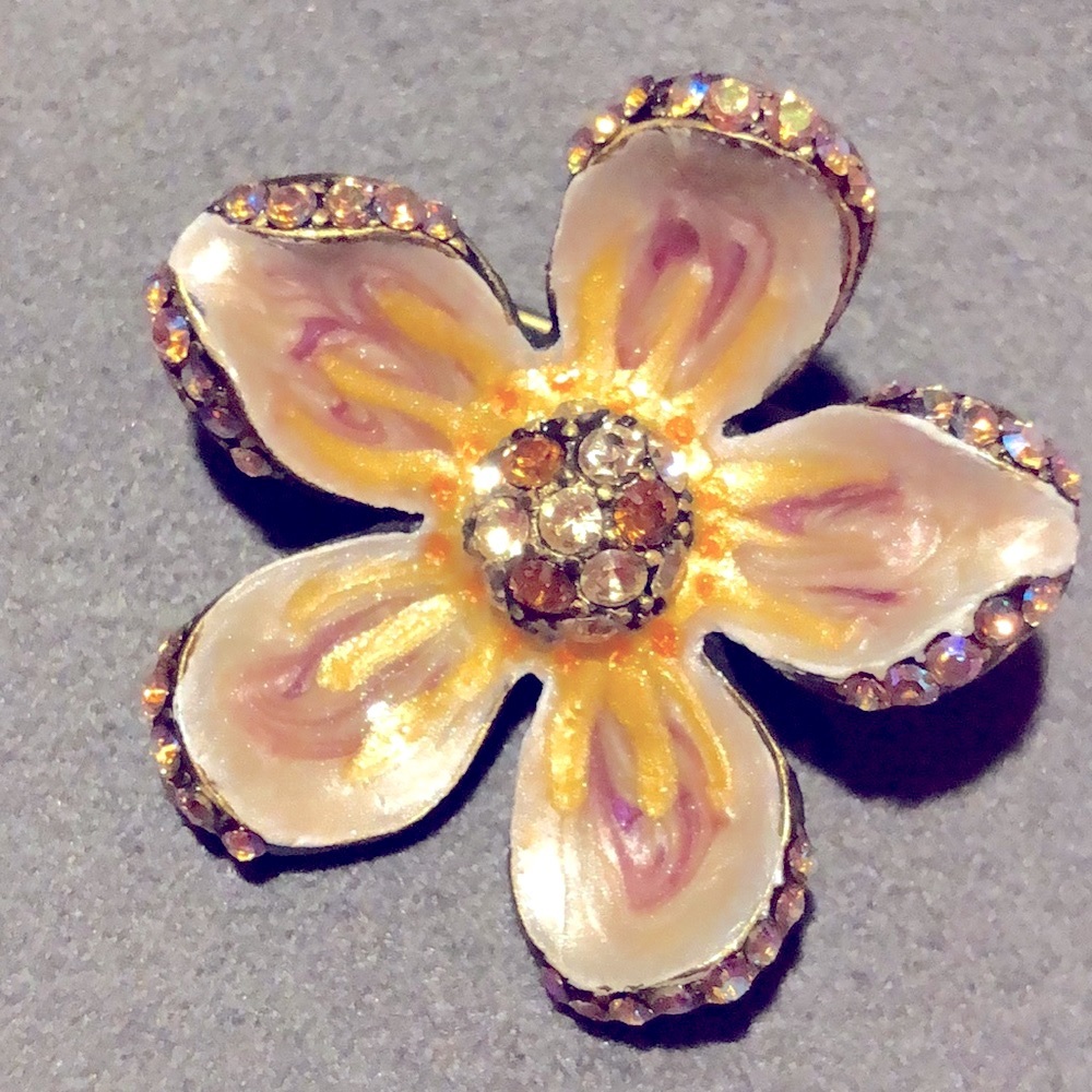 New beautiful Dogwood pin Jay Strongwater